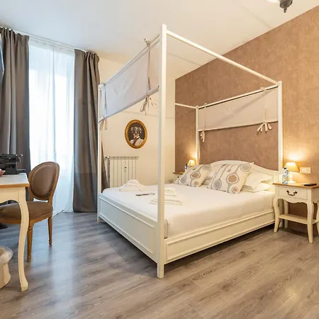 Popolo Rooms&suites 게스트하우스 4*