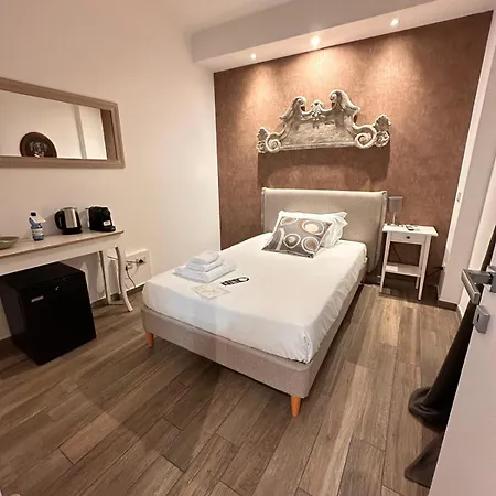 Popolo Rooms&suites Pensión